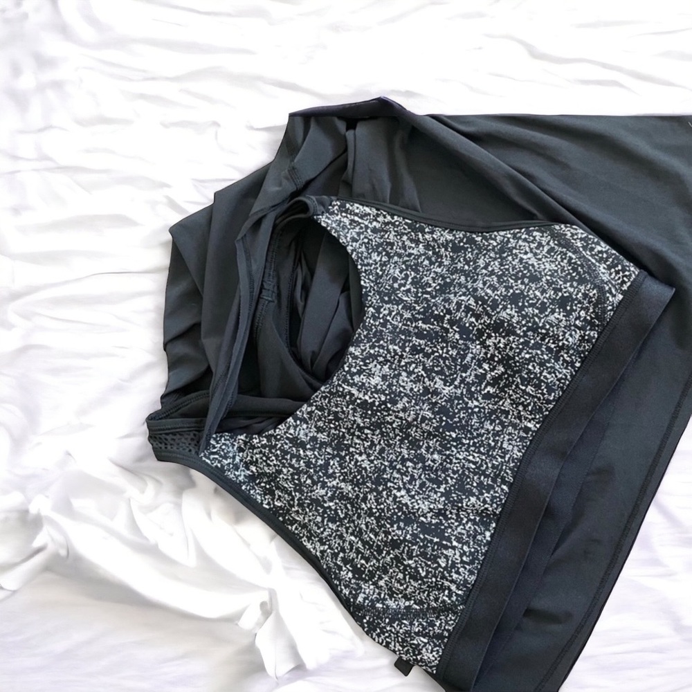 Lululemon Fit Physique Tank in Black with Built in Bra Size 2-4